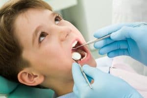 child's dental checkup